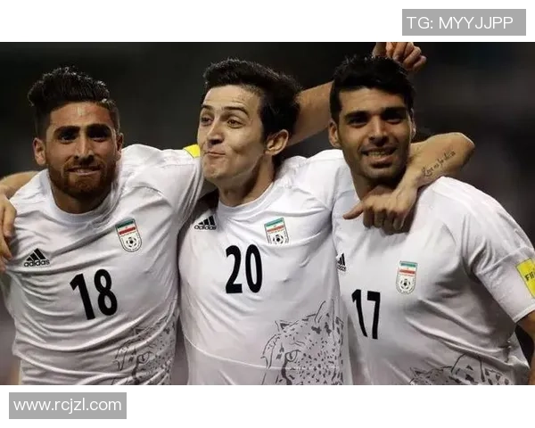 伊朗足球帅哥：从绿茵场到社交媒体的魅力与风采