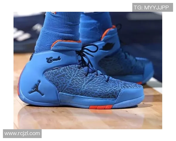 安东尼穿上全新球鞋亮相赛场 展现超凡速度与精准控球技巧