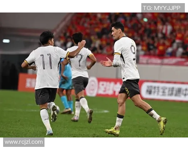 足球明星畅游中国品味地道美食体验足球与中国文化的完美融合