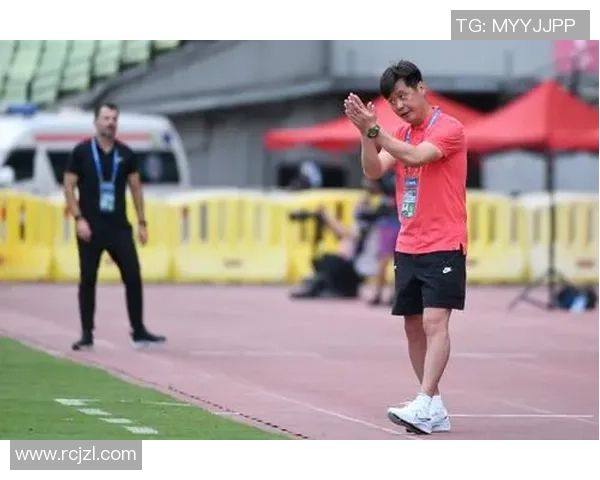 武汉足球传奇人物回顾：老一代球星的辉煌岁月与深远影响