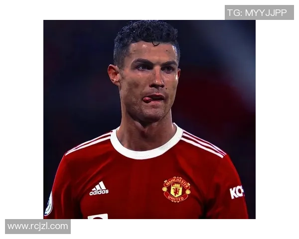 足球巨星个性化纯色头像设计集锦展现不同球员独特魅力 足球巨星个性化纯色头像设计集锦展现不同球员独特魅力